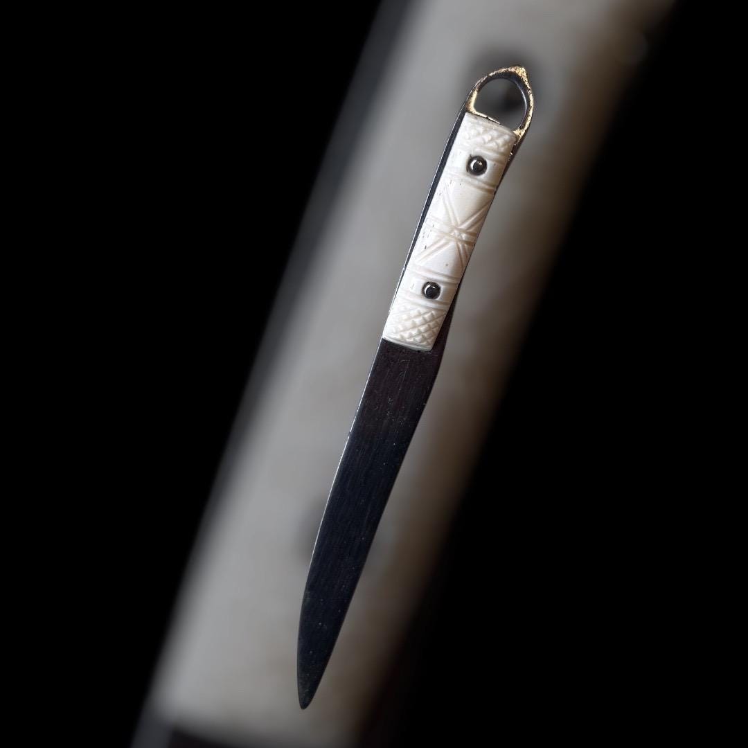 Römisches Messer mit Knochengriff, 1. bis 3. Jahrhundert, nach einem Fund aus Wederath (Belginum), Stahl und Knochen, 15cm