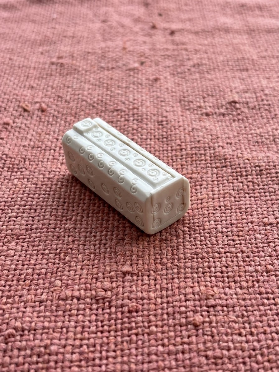 Römische Knochenbox mit Schiebedeckel