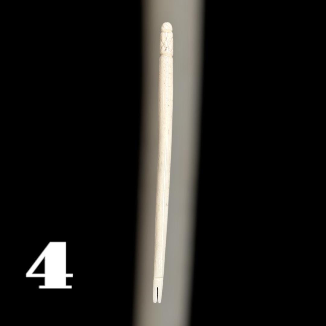 Römische Schreibfeder, 2. Jahrhundert, polierter Knochen, ca. 9-10cm, nach einem Fund aus Augst (Augusta Raurica, CH)