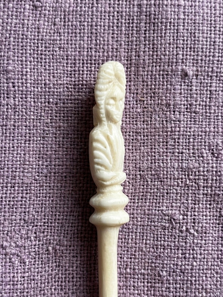 Römische Haarnadel mit weiblicher Büste - 1.-2. Jahrhundert n. Chr.