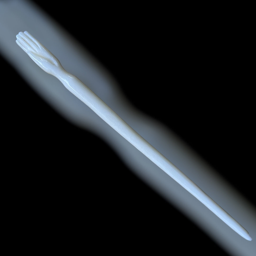 Römische Haarnadel mit ausgestreckter Hand aus Knochen - 1.-3. Jahrhundert, ca. 14 cm