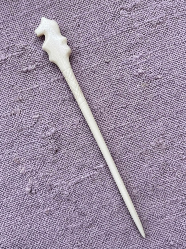 Römische Haarnadel mit Pferdekopf (2.–3. Jh.)