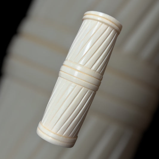 Römisches Schwertgriffstück aus Knochen (1. Jahrhundert, ca. 10cm)