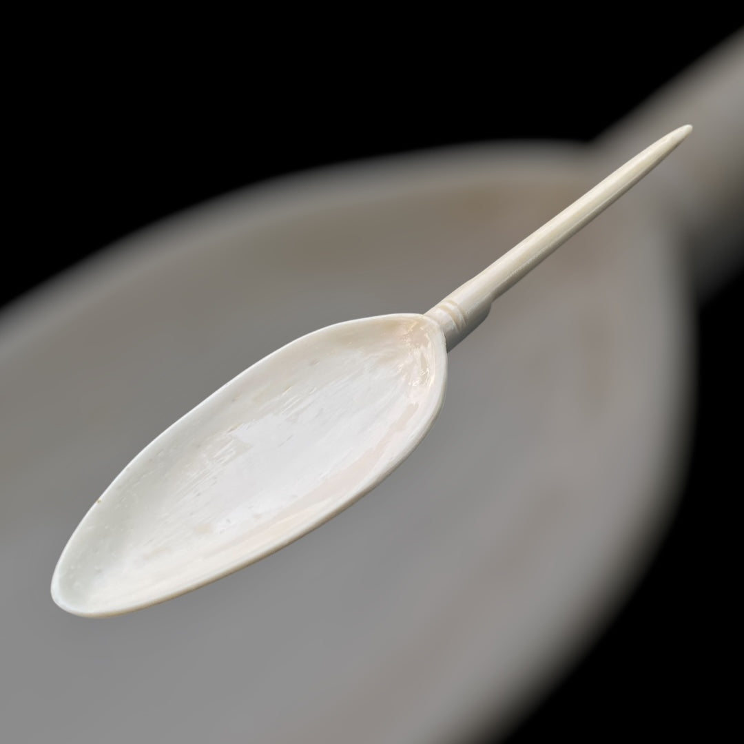 Römischer Knochenlöffel mit Spießgriff - Essbesteck (1.-2. Jahrhundert, Apulum, ca. 15cm)