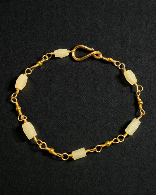 Römisches Armband mit Serpentin und vergoldeten Perlen