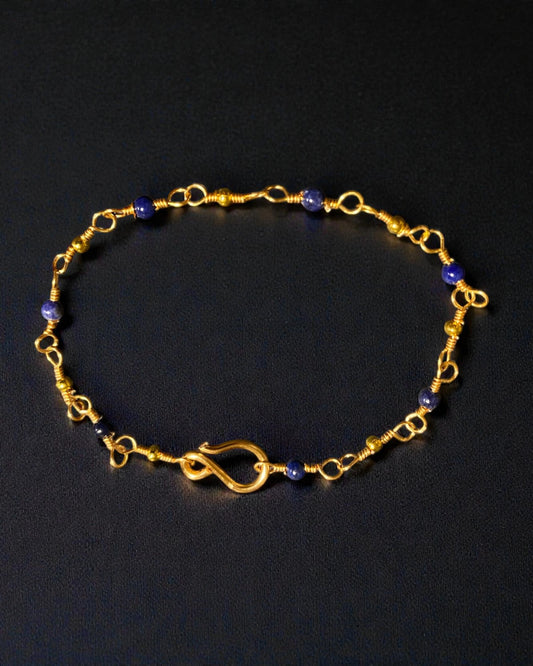Römisches Armband mit Lapislazuli und vergoldeten Perlen
