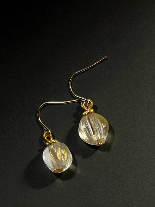 Weiße Melonenperlen-Ohrhänger, eisenzeitlich - römisch, vergoldetes Messing, Glas , vergoldeter antiallergener Edelstahl (Haken), (Kopie) (Kopie) (Kopie)