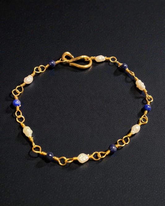 Römisches Armband mit Lapislazuli und Süßwasserperlen