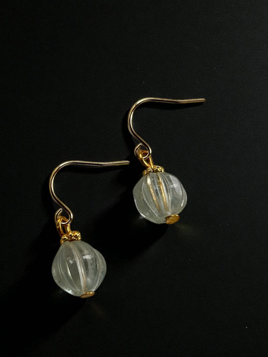 Weiße Melonenperlen-Ohrhänger, eisenzeitlich - römisch, vergoldetes Messing, Glas , vergoldeter antiallergener Edelstahl (Haken), (Kopie) (Kopie) (Kopie)