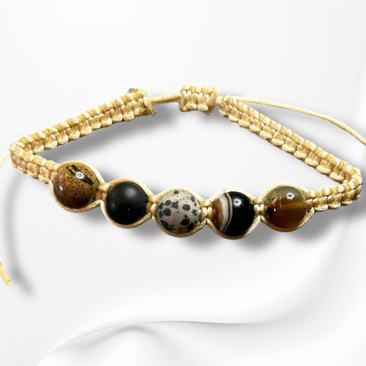 Verstellbares Armband aus Nylon mit hochwertigen Edelsteinen und Glasperlen