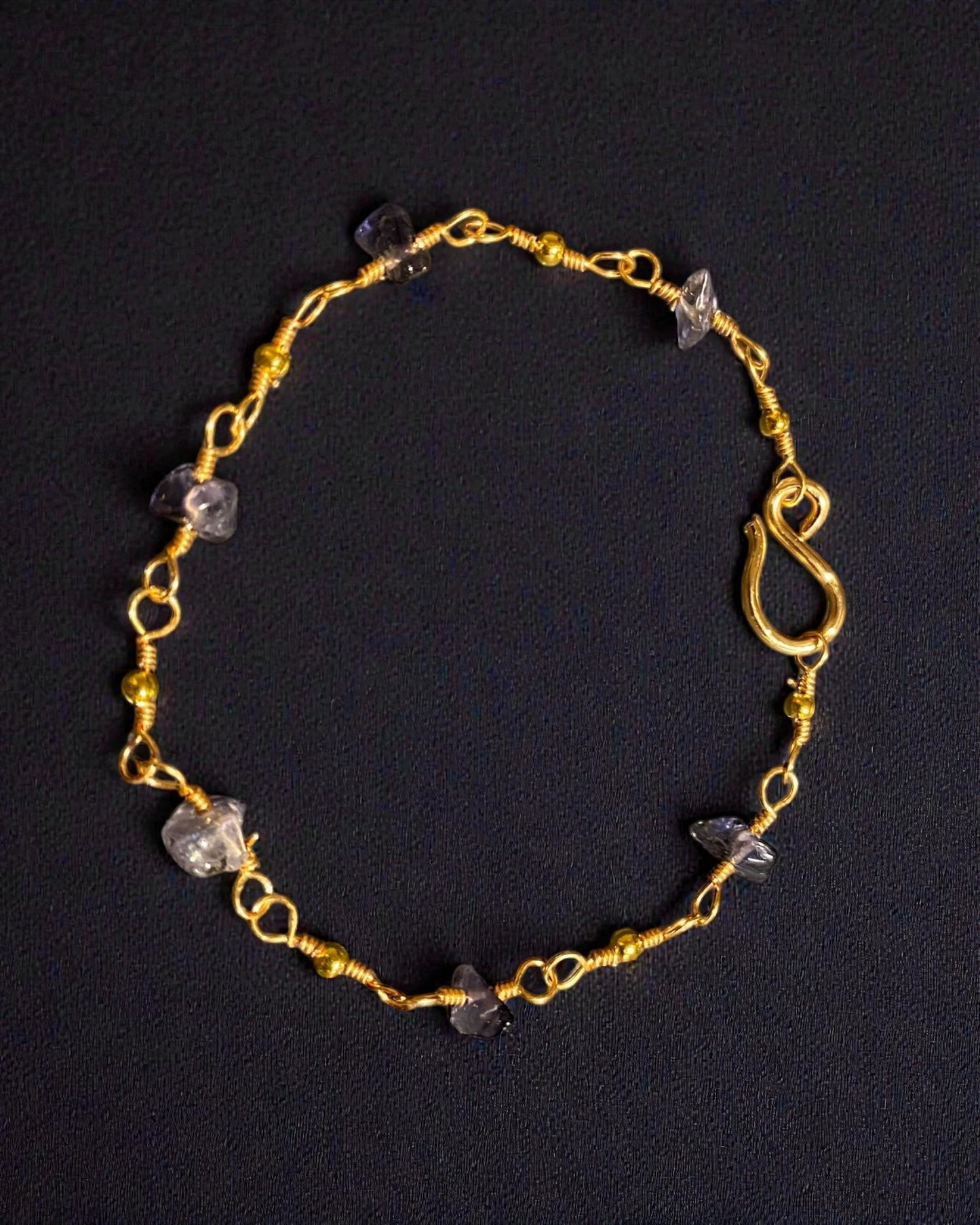 Römisches Armband mit Amethyst und vergoldeten Perlen