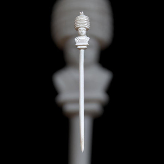 Roman hairpin with female bust, 2nd century, after a find from Xanten, polished bone, approx. 13 cm