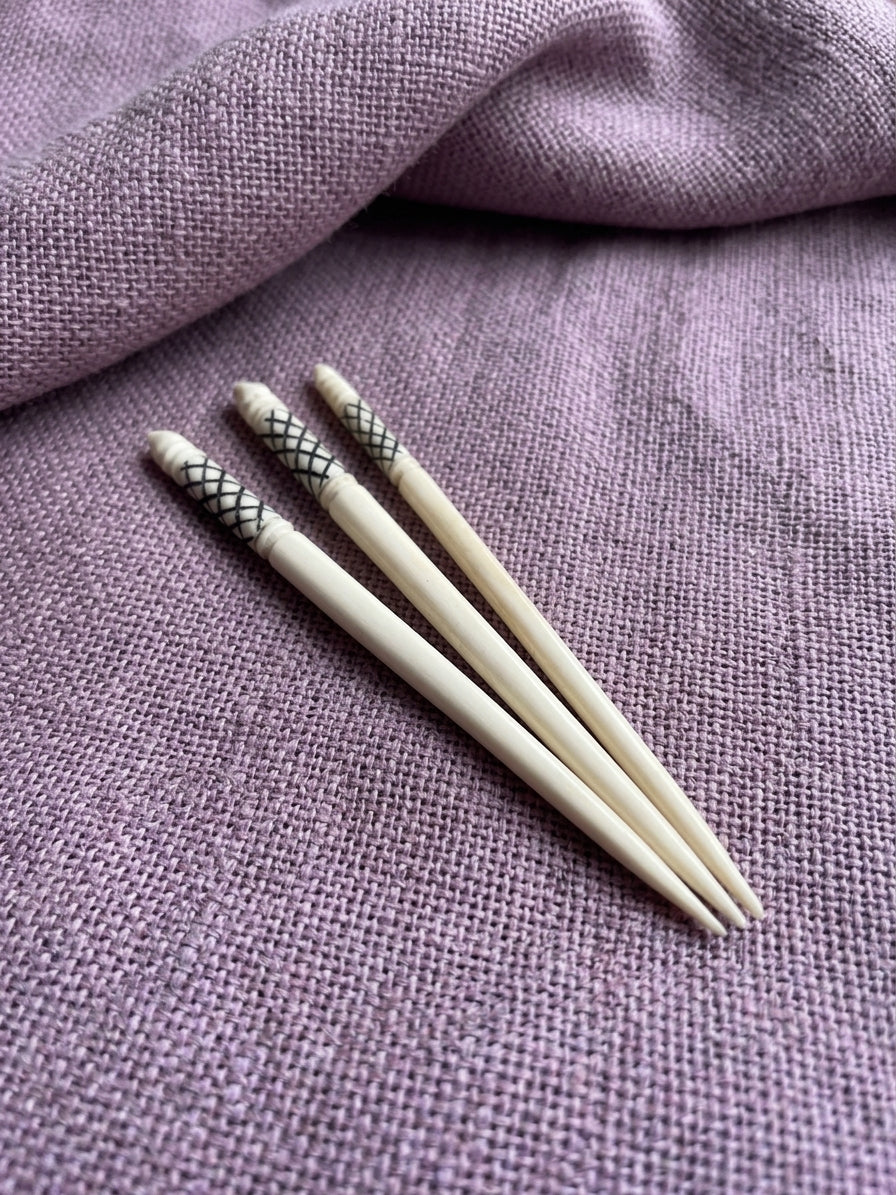 Roman hair pin. with decoration - 2nd Century, Xanten