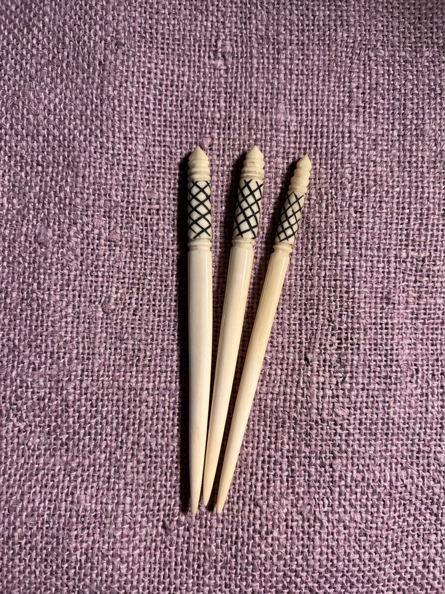 Roman hair pin. with decoration - 2nd Century, Xanten